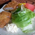 ゆうき - キャベツ、レタス、トマトと野菜たっぷりなのも嬉しい！