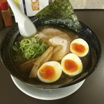 塩ラーメン専門店 KAZU - 塩ラーメン
            煮卵トッピング