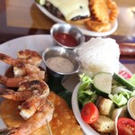 Splasher's Grill - 手前魚、奥バーガー