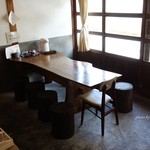 十割そば 天宏 - 2016年5月　入口すぐのテーブル。