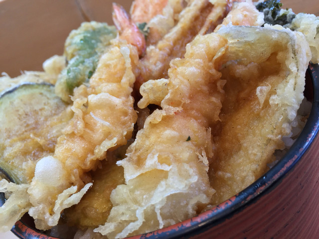 白衣の鎧をまとい店主が揚げるド迫力の絶品天丼 岡山県岡山市北区今 By さすらいの旅人 全国各地孤独のグルメ 鎧 よろい 北長瀬 天ぷら 食べログ 白衣の鎧をまとい店主が揚げるド迫力の絶品天丼 岡山県岡山市北区今 By さすらいの旅人 全国各地孤独のグルメ 鎧 よろい 北長瀬 天ぷら 食べログ