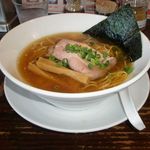 らーめん本竈 - 醤油ラーメン 700円