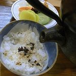 逞案寮 根上 - 板さんから教えてもらって、お茶漬けにしてみます