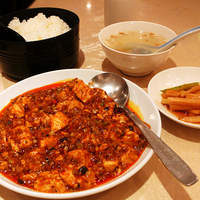 四川料理 龍の子 - ランチの麻婆豆腐（945円）
