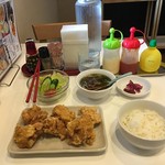 薬膳火鍋・中華料理 開心坊 - 唐揚げ食べ放題ランチ￥８６０