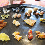 露伴茶館 - お茶請けの盛り合わせを頂きます。
うわ～♪宝石箱や～♪
