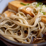 手打そば 梅乃家 - きつねそば（８４０円）