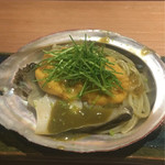 日本料理 晴山 - 福井の鮑、函館の紫雲丹、ミョウバンを使用していない。