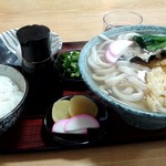 清水庵 - 天ぷらうどん定食
￥950-なり