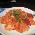 焼肉くだら - お肉はミックスホルモンからテーブルに運ばれてきました、大好きなプリプリ小腸が入ってたんで大満足です。