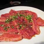 焼肉くだら - 牛ロース、しっかり下味の付いた美味しいロース。