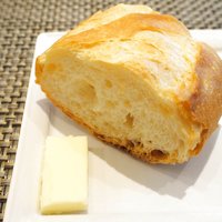 ビフトロ バイ ラ コクシネル - <'16/06/14撮影>本日のランチ 1250円 のパン、バター