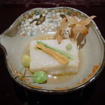 先附（里芋豆腐・松葉銀杏・公孫樹・水菜・針にんじん・山葵・銀飴）