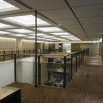 与太呂 - こんな広々とした建物にお店はありま。