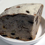 kuu. - ノア・レーズン（くるみとレーズンのカンパーニュ）。2010年10月自宅で撮影。