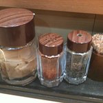 つけ麺 道 - 卓上の調味料（フルーツ酢etc）