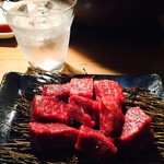 Daikanyama Sumibiyakiniku Sarugaku - モモ肉と蕎麦焼酎は相性バッチリ