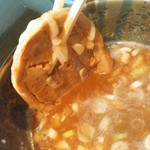 まるぶし　とんや - 【2016.7.13(水)】つけ豚そば(並盛・250g)800円のチャーシュー