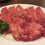 炭火焼肉 成根苑 - 塩タン2人前