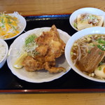 Shanshanrou - 日替わりランチ（700円）…鶏の唐揚げとミニラーメンは醤油ラーメン