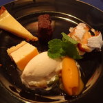 ル・トア・ド・パリ - 料理写真:ガトーショコラ、フランポアーズのミルフィーユ、ソルベなど