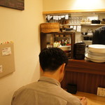 たつみキッチン - 男性のお一人様も多いです。