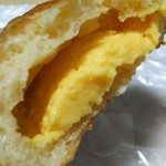 手作りほかふかパン メルシー - 濃い黄色のクリーム