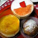 パティスリー イル・プルー・シュル・ラ・セーヌ - 左：シブーストゥ・マロン（他２つは他店のものです）