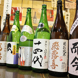 Over 80 types of local sake from all over the country