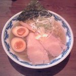 ラーメン鈴弥 - 玉塩（脂無し）：７００円＋大盛：１００円（各税込）【２０１６年７月撮影】