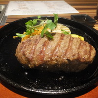赤身焼肉USHIO - ハンバーグ