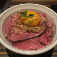 赤身焼肉USHIO - ローストビーフ丼