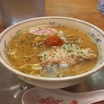 龍上海 - ラー博は俺の社員食堂。  赤湯からみそミニラーメソ！  なるとがキュート♡  パワフルなからみそ、今日もイイね！ 