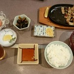 Oragamura - ランチ ホルモン。750円。安い！