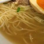 佐賀ラーメン　美登里 - 絞められた細麺