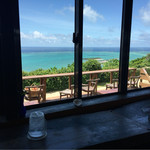 カフェくるくま - 涼しいお店の中からも見れます。