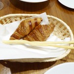 シャトン - 自家製パンとグリッシーニ