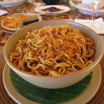 Amankila - ミーゴレン（やきそば）は甘辛味
      