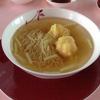 広東料理 センス - 大きなエビワンタンヌードル