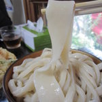 足打ちうどん処 七 - 饂飩の耳が入っていました!(^^)!