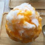 ブン ブン ブラウ カフェ ウィズ ビーハイヴ - あんずみるく 800円