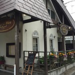 フルールド・オリーヴ - 平岸街道沿いにございます。店舗前駐車場有り。