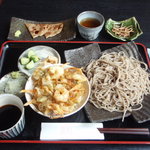 そば処 利庵 - 十割そばの、かき揚げ丼セット。他店ならそばだけでも１０００円相当。