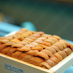 寿司栄 - 利尻産の箱雲丹