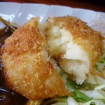 Yamaka Shokudou - 富良野食材の1品は、サクサク衣に芋の甘味が広がるミニコロッケ