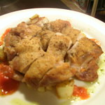 トラットリアアーリオ - 鶏もも肉のカリカリ焼き♪カリカリ、ジューシー！