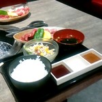 Yakiniku No Gyuu Ta Honjin - 