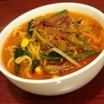 焼肉麻布 - テグタンラーメン(取り分け後)