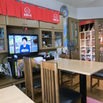 餐粉の励 - 厨房のあるほうの部屋で、個室風に食べさせてもらってます!!!!