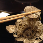 カハラ - サマートリュフ蕎麦。